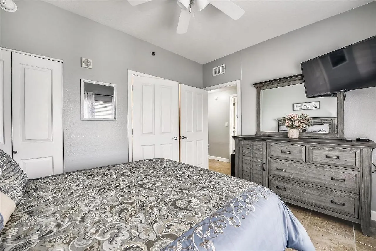 Shores Of Panama 1704 - 2 Bedroom Bunk Room Sleeps 8, Updated! Res, Parking Condo Panama City Beach United States