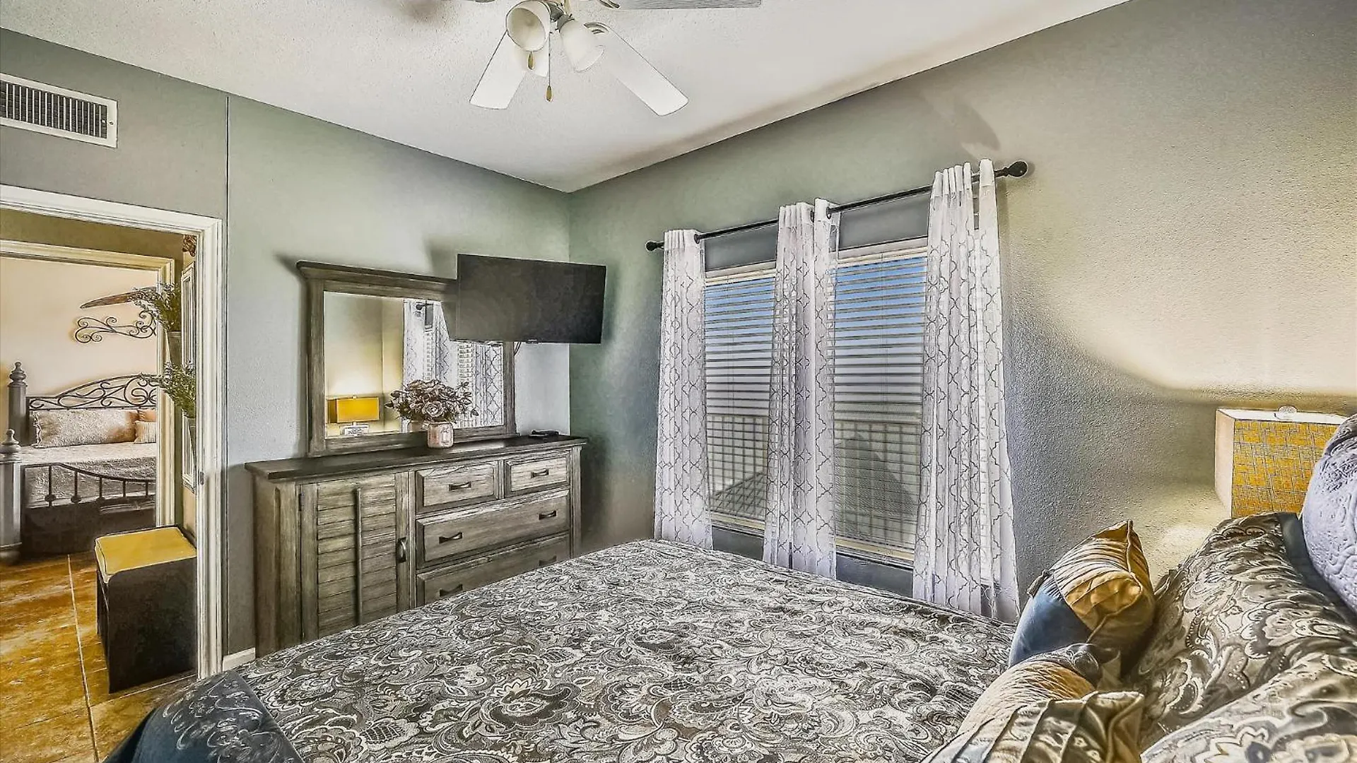 Shores Of Panama 1704 - 2 Bedroom Bunk Room Sleeps 8, Updated! Res, Parking Condo Panama City Beach